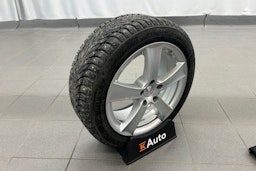 oranssi BMW 225 2019 kuva 18.