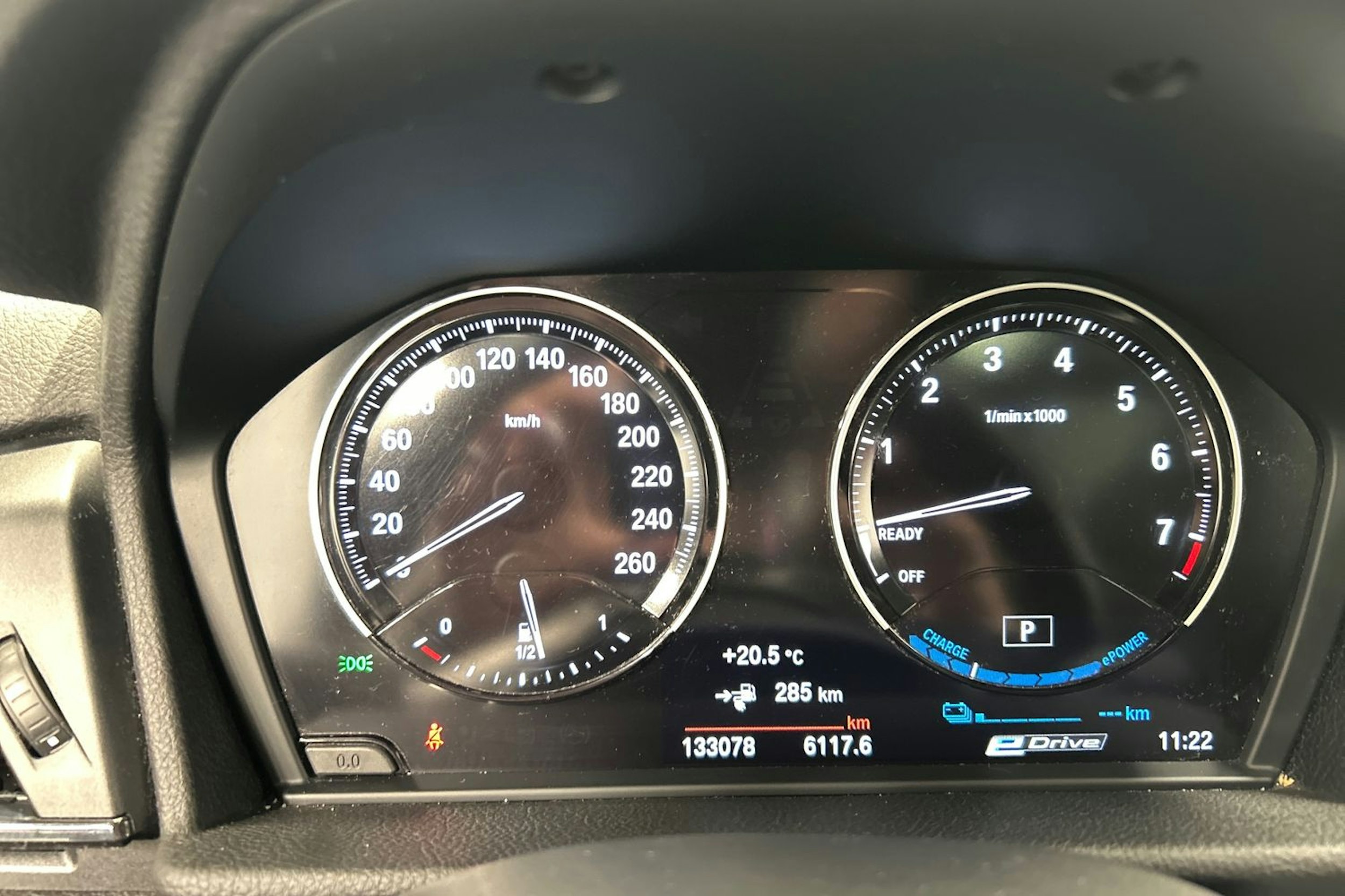 oranssi BMW 225 2019 kuva 20.