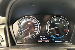 oranssi BMW 225 2019 kuva 20.