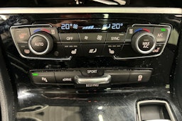 oranssi BMW 225 2019 kuva 27.