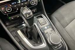oranssi BMW 225 2019 kuva 28.