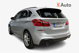 Harmaa BMW 225 2019 kuva 3.