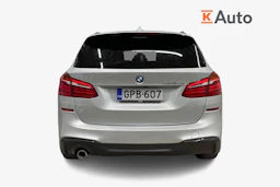 Harmaa BMW 225 2019 kuva 4.