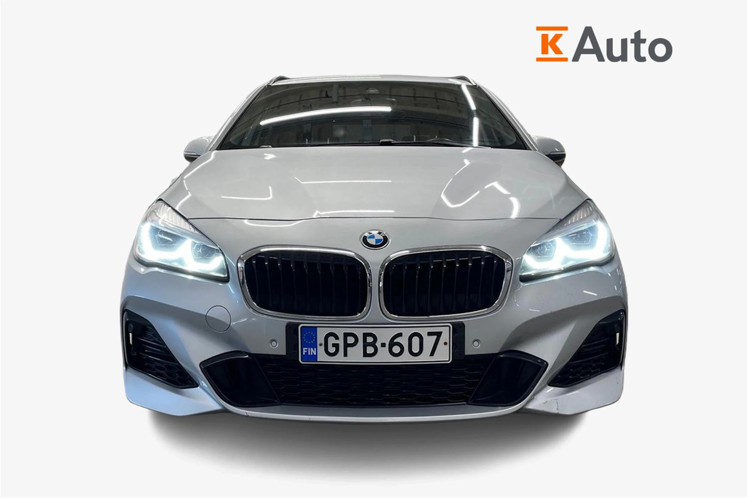 Harmaa BMW 225 2019 kuva 5.