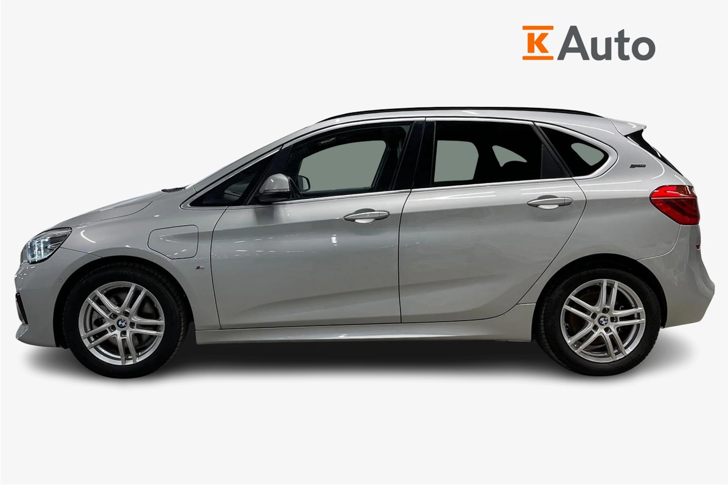 Harmaa BMW 225 2019 kuva 7.