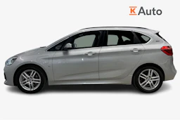 Harmaa BMW 225 2019 kuva 7.