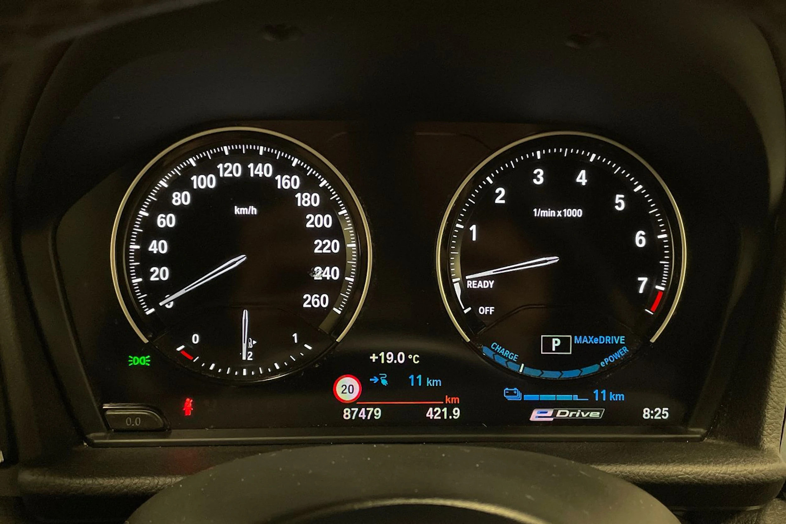 Harmaa BMW 225 2019 kuva 17.