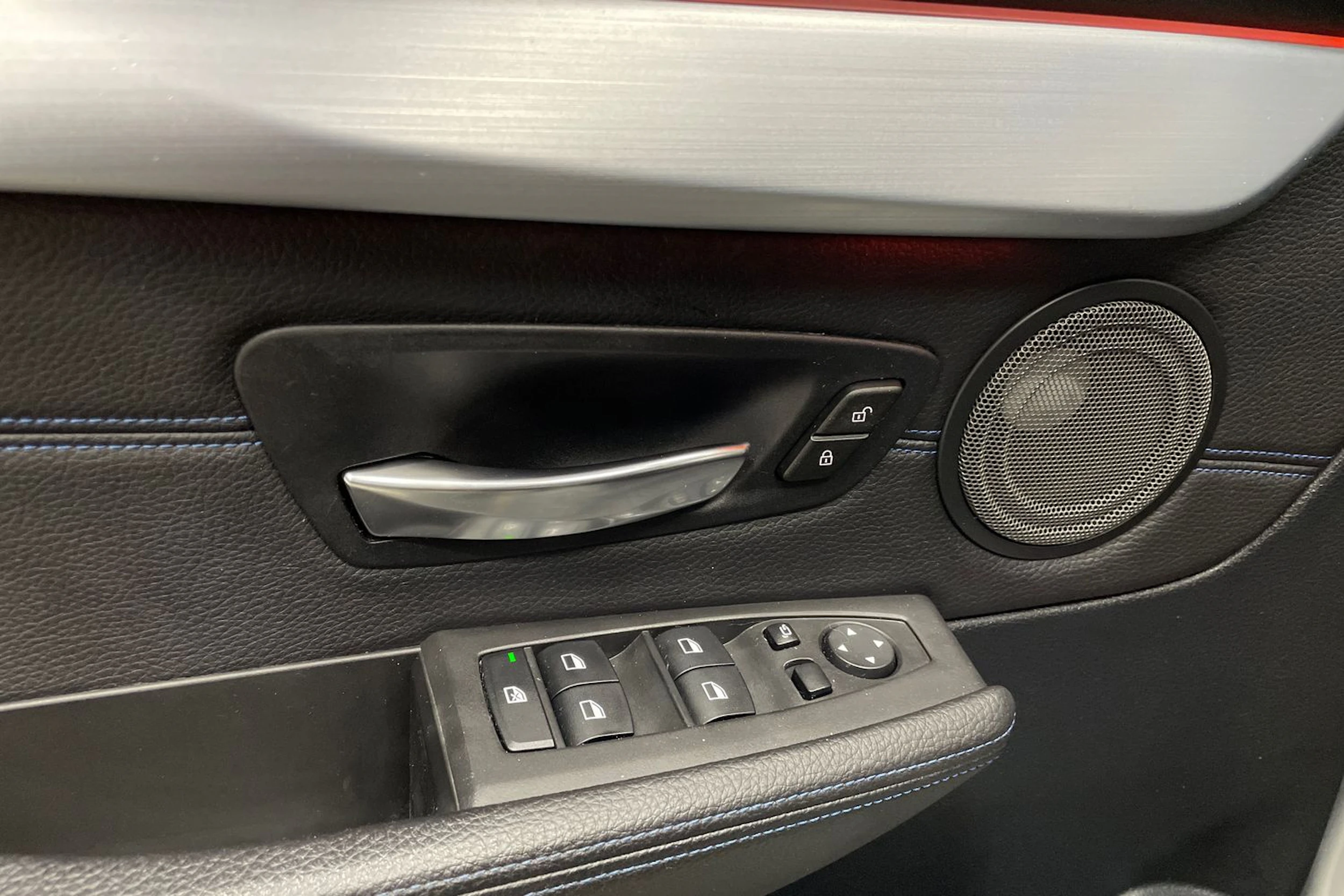 Harmaa BMW 225 2019 kuva 26.