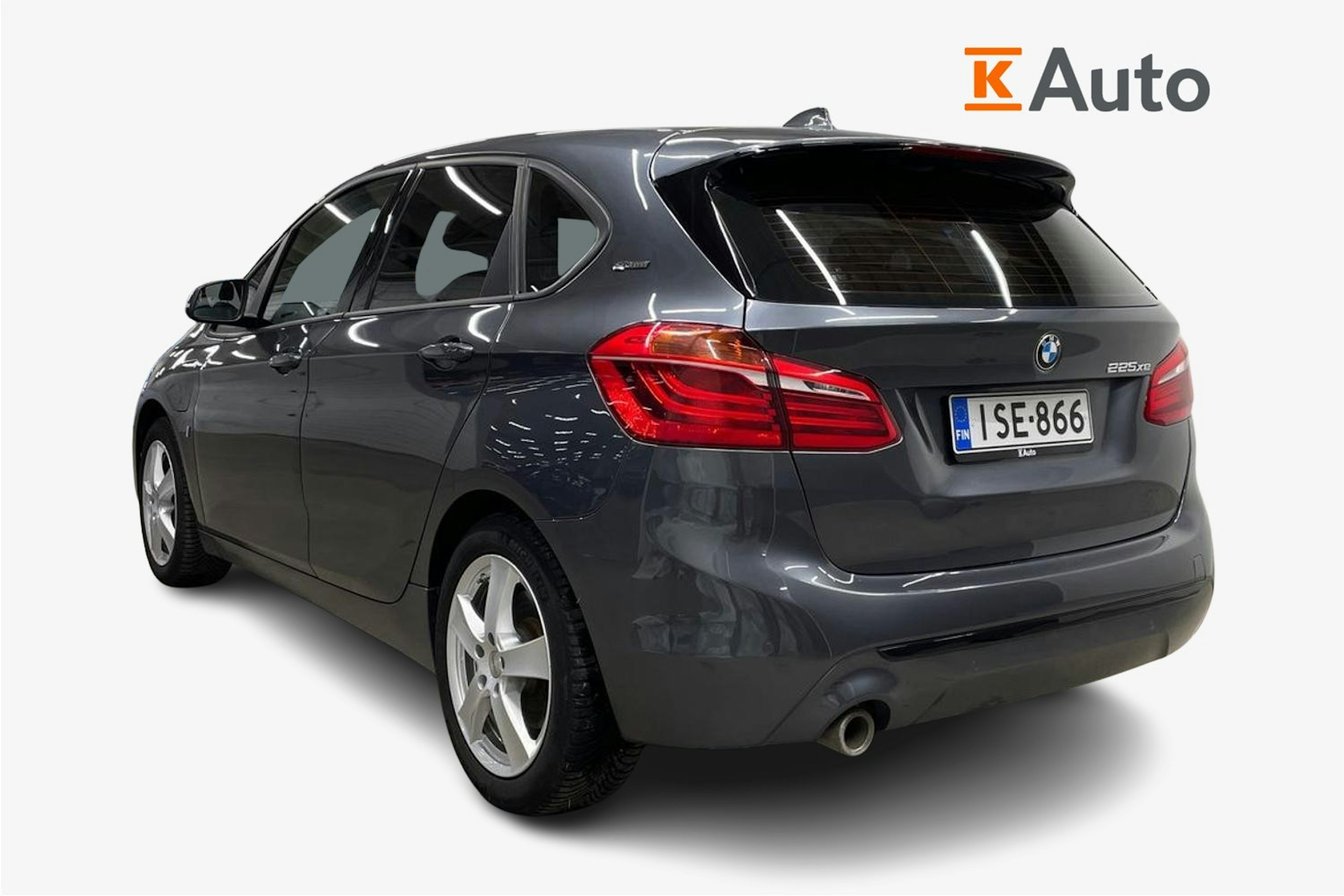 harmaa BMW 225 2019 kuva 2.