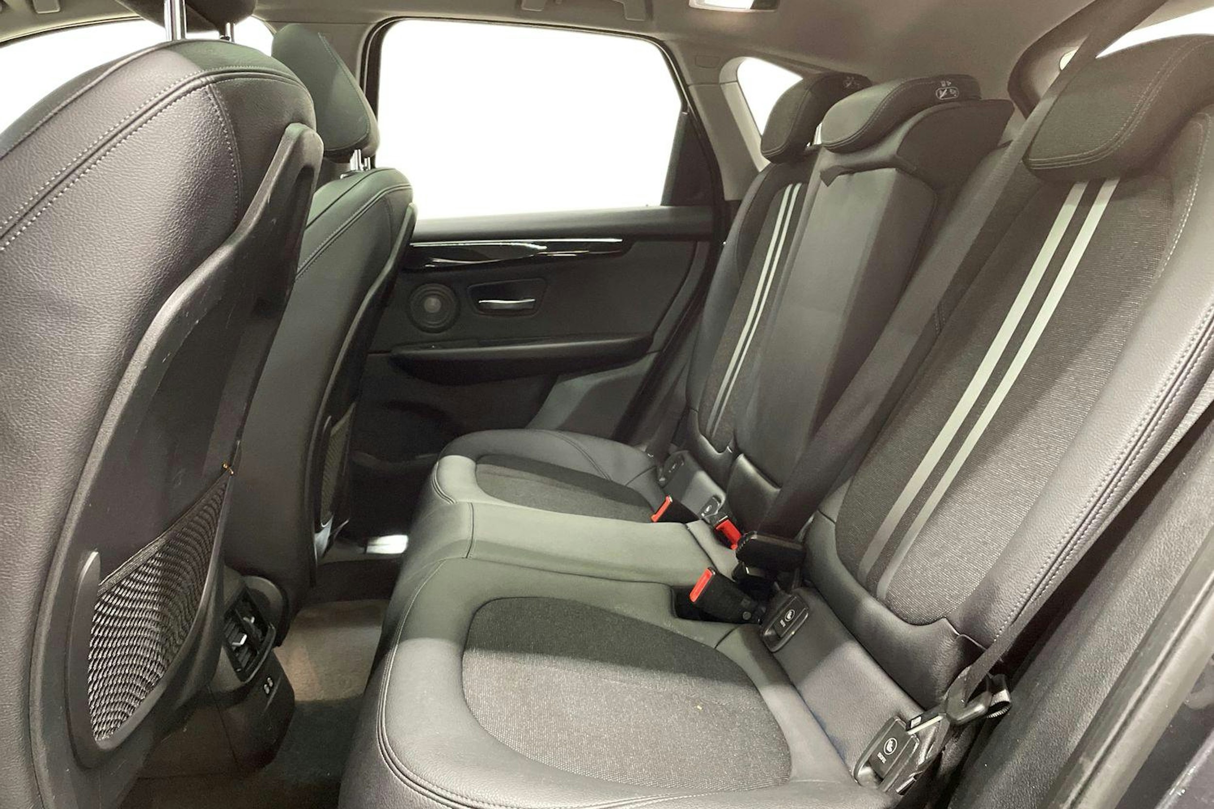 harmaa BMW 225 2019 kuva 10.