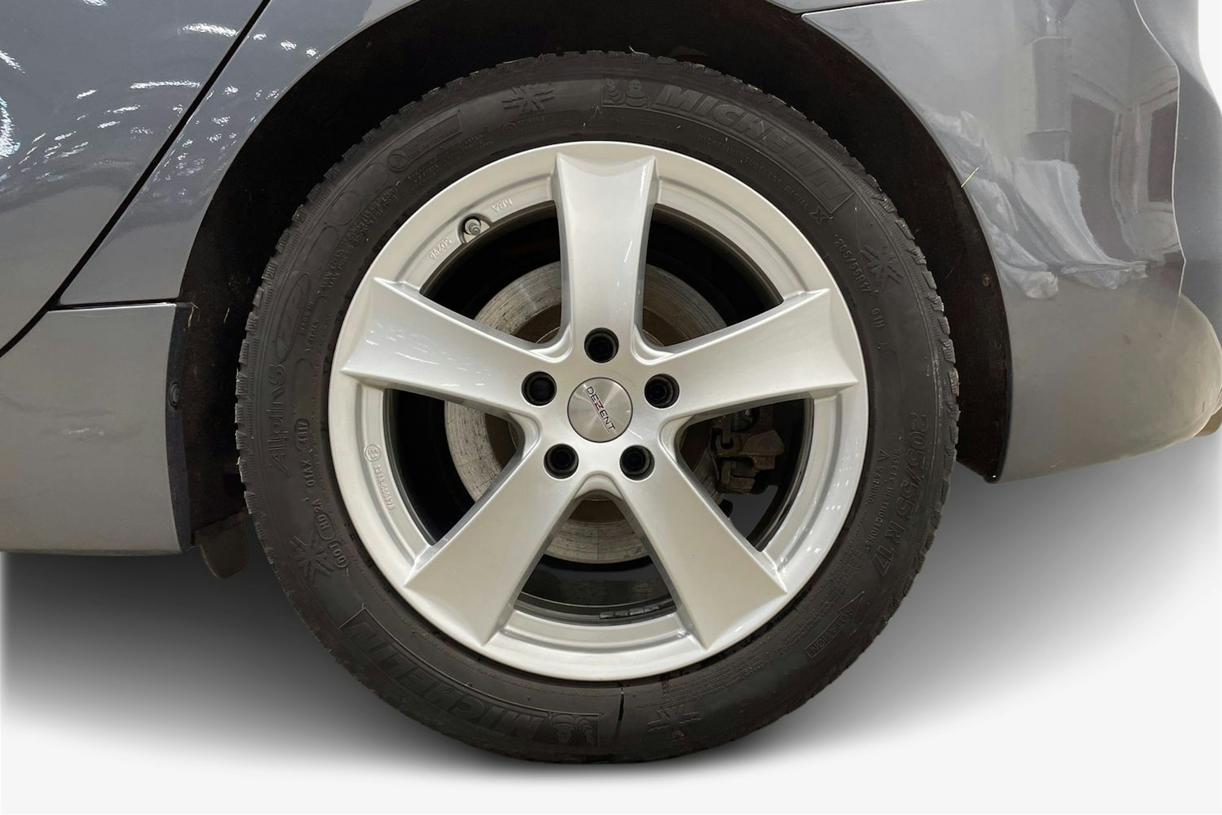 harmaa BMW 225 2019 kuva 11.