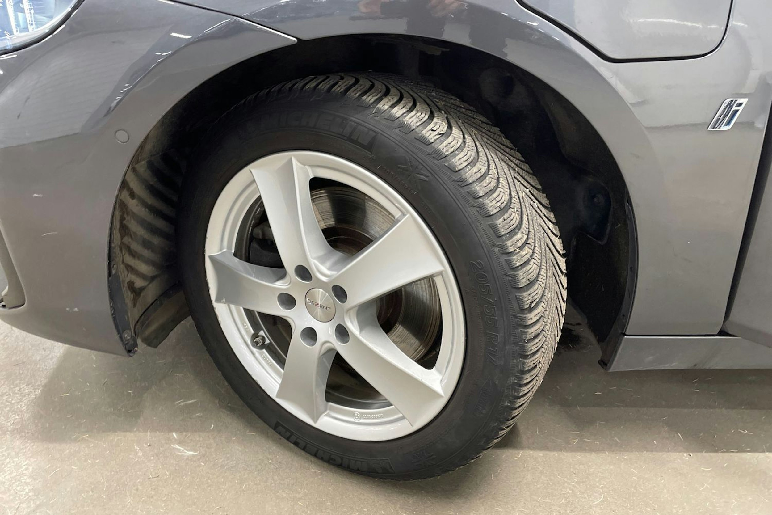 harmaa BMW 225 2019 kuva 13.