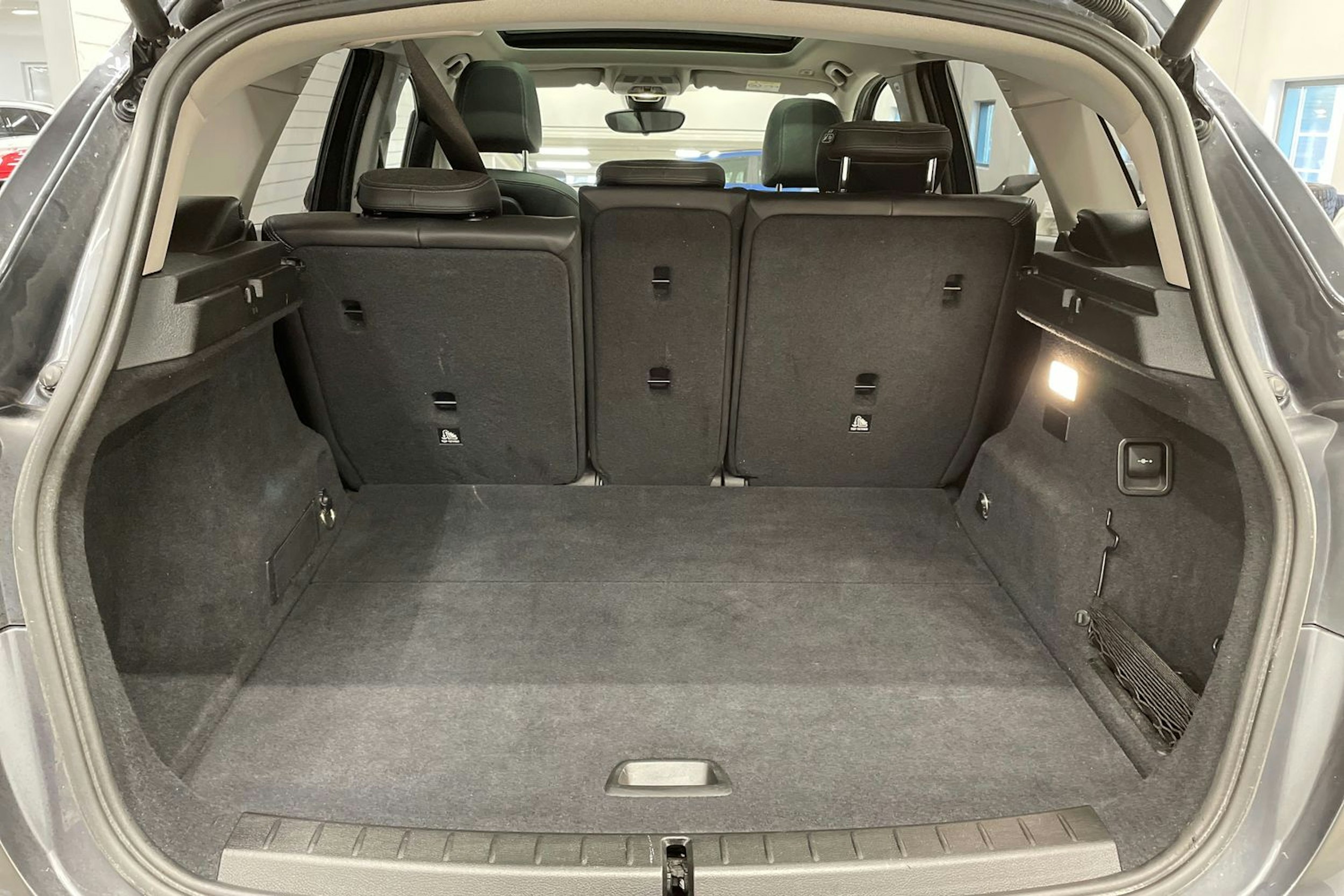 harmaa BMW 225 2019 kuva 14.