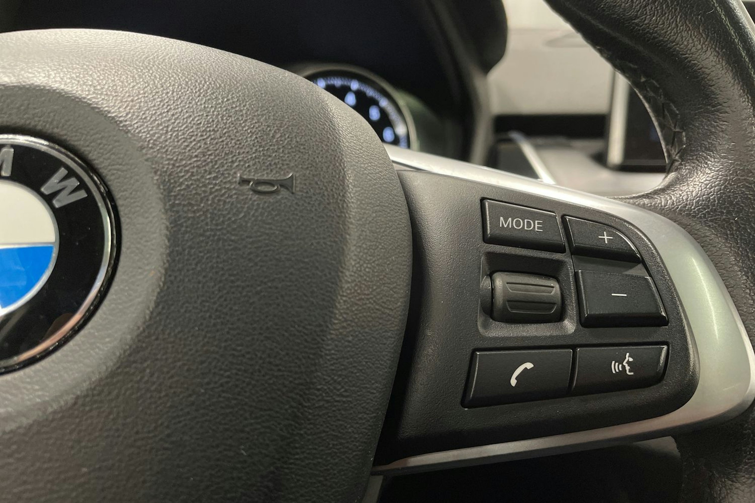 harmaa BMW 225 2019 kuva 21.