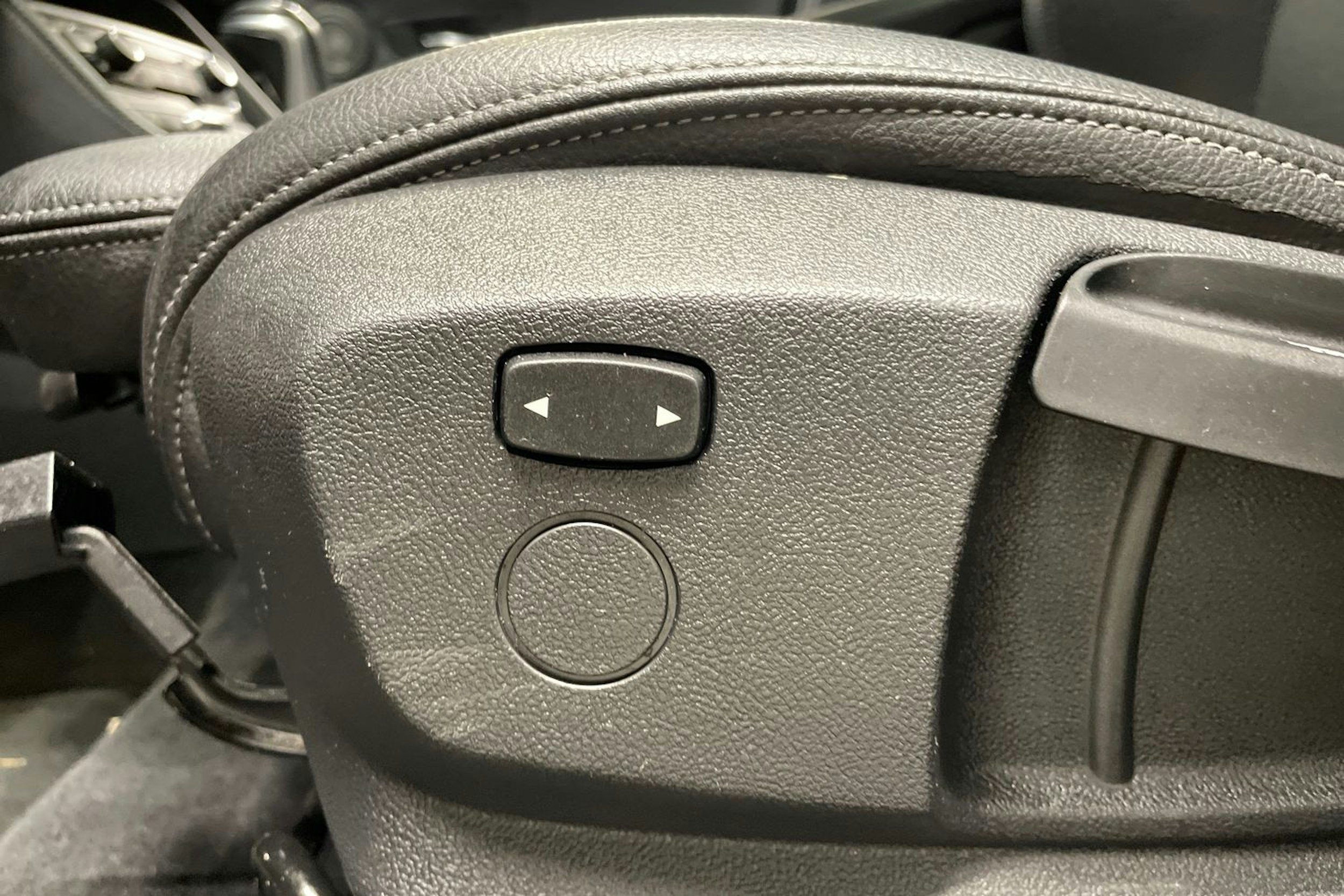 harmaa BMW 225 2019 kuva 22.