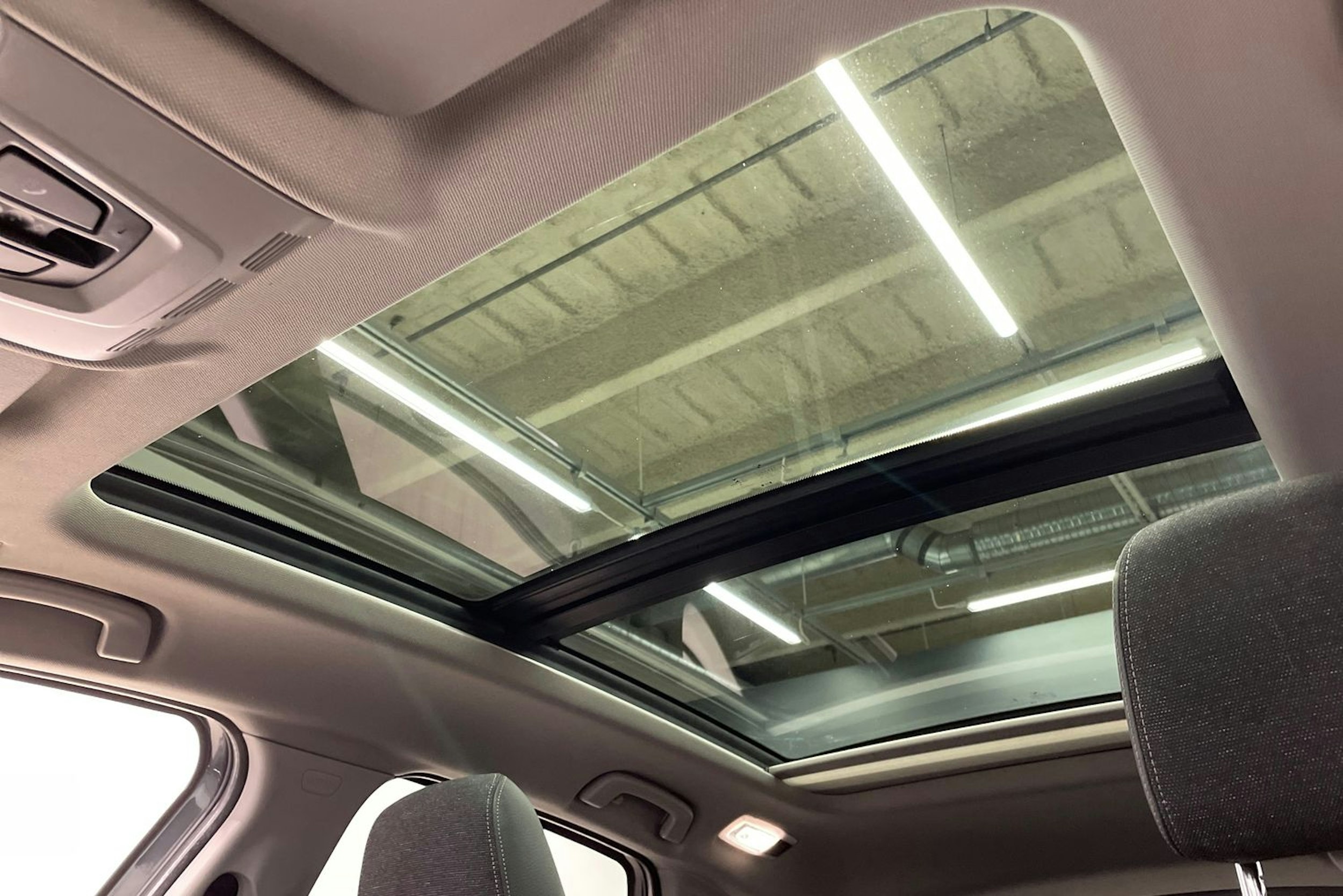 harmaa BMW 225 2019 kuva 25.