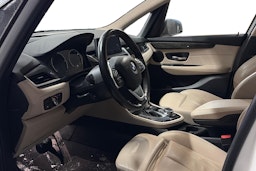 valkoinen BMW 225 2019 kuva 3.