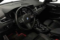 sininen BMW 225 2020 kuva 7.