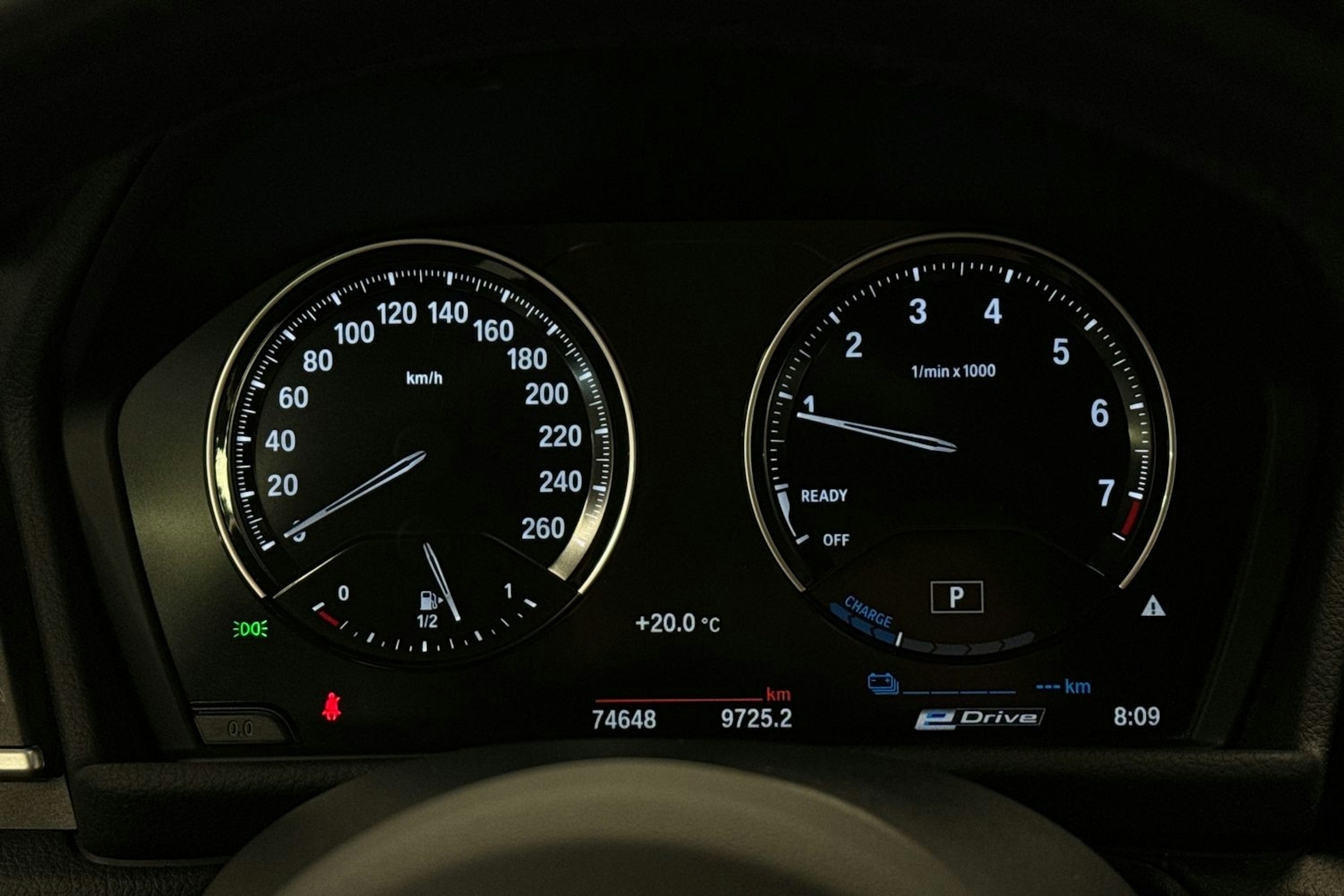 sininen BMW 225 2020 kuva 15.