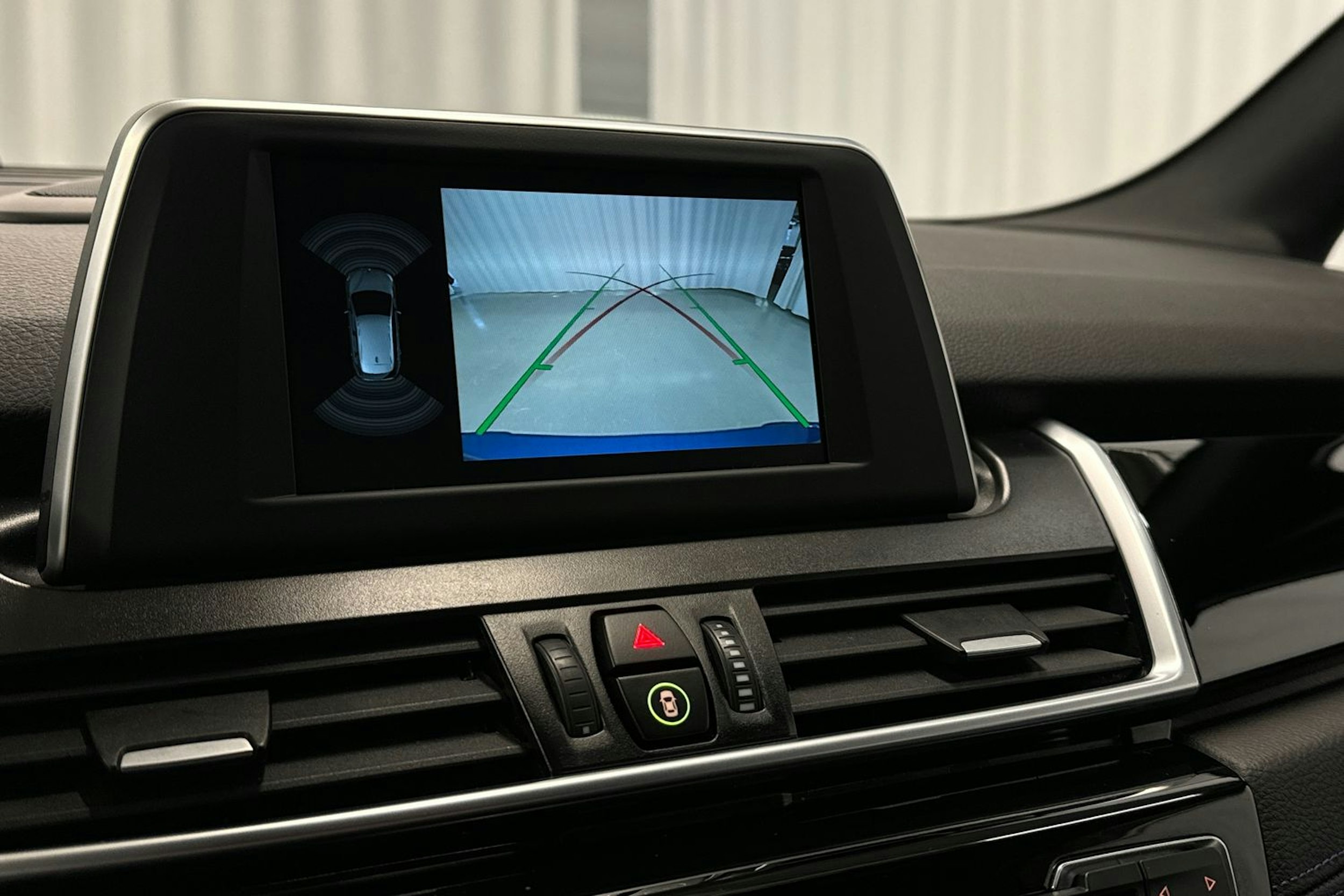 sininen BMW 225 2020 kuva 16.