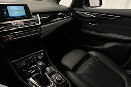 sininen BMW 225 2020 kuva 17.