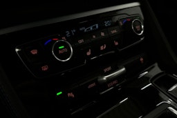 sininen BMW 225 2020 kuva 18.