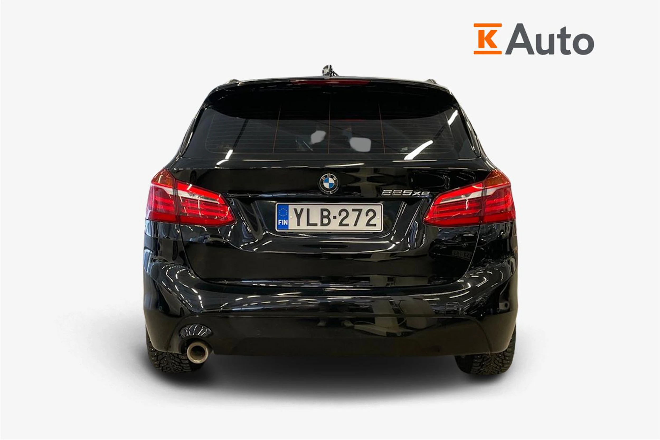 Musta BMW 225 2019 kuva 3.