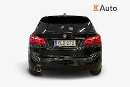 Musta BMW 225 2019 kuva 3.