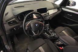 Musta BMW 225 2019 kuva 7.