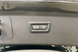 Musta BMW 225 2019 kuva 15.