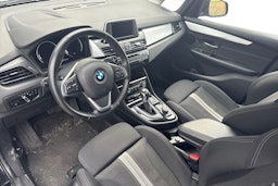 musta BMW 225 2019 kuva 3.