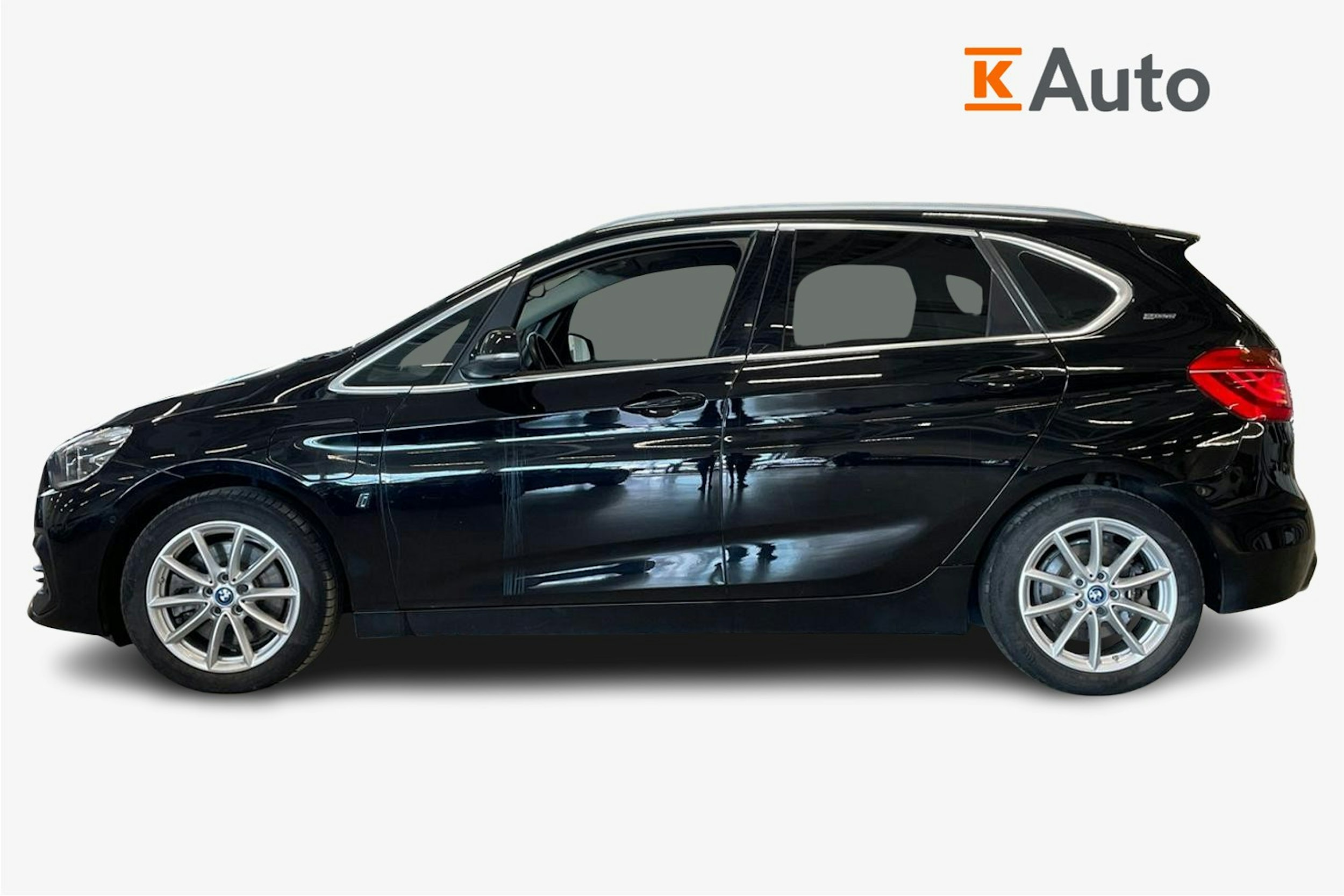 musta BMW 225 2019 kuva 6.