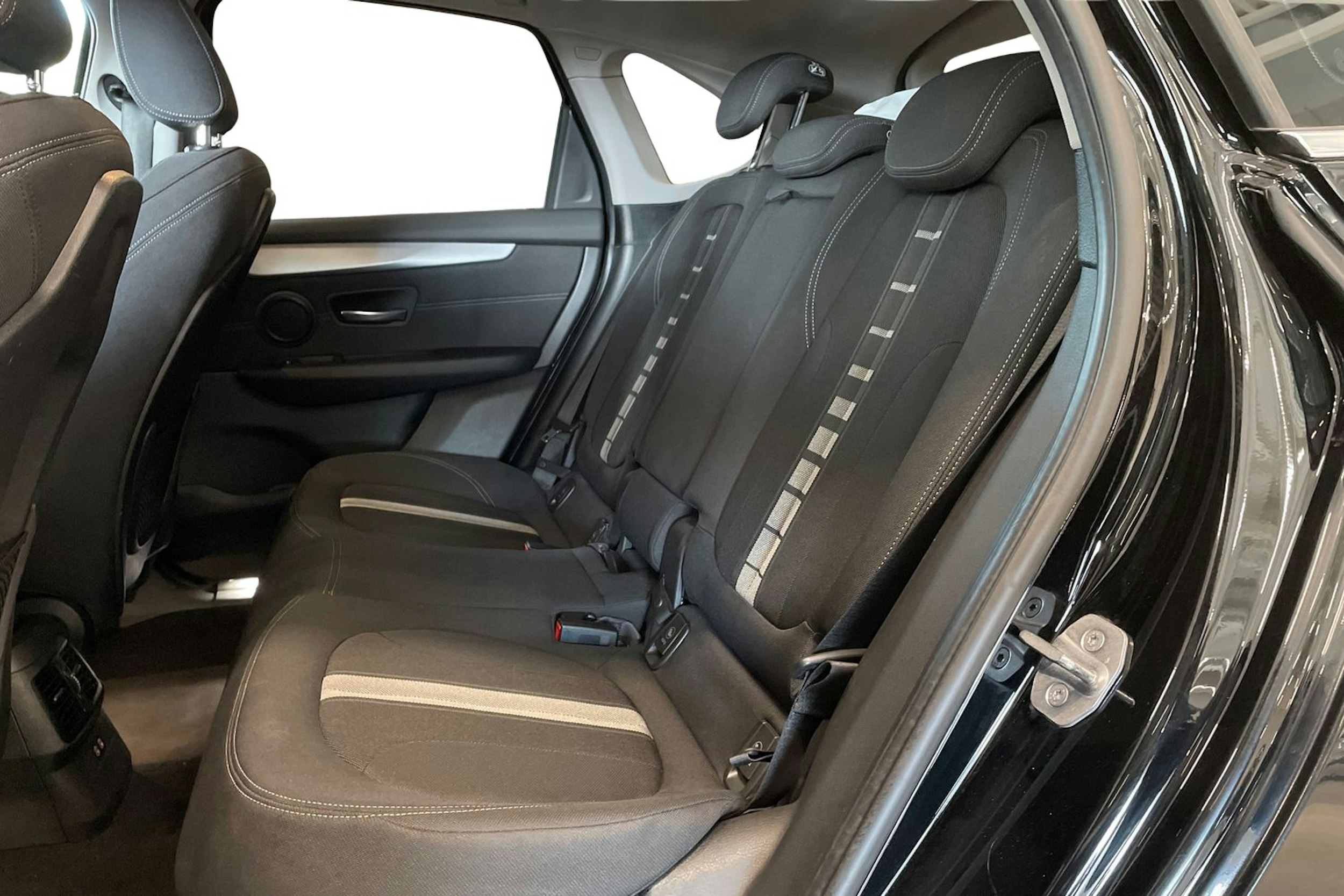 musta BMW 225 2019 kuva 10.