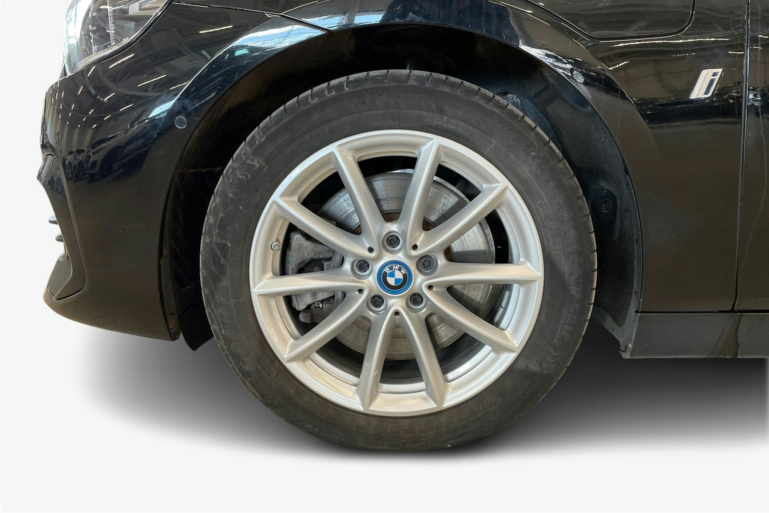 musta BMW 225 2019 kuva 11.