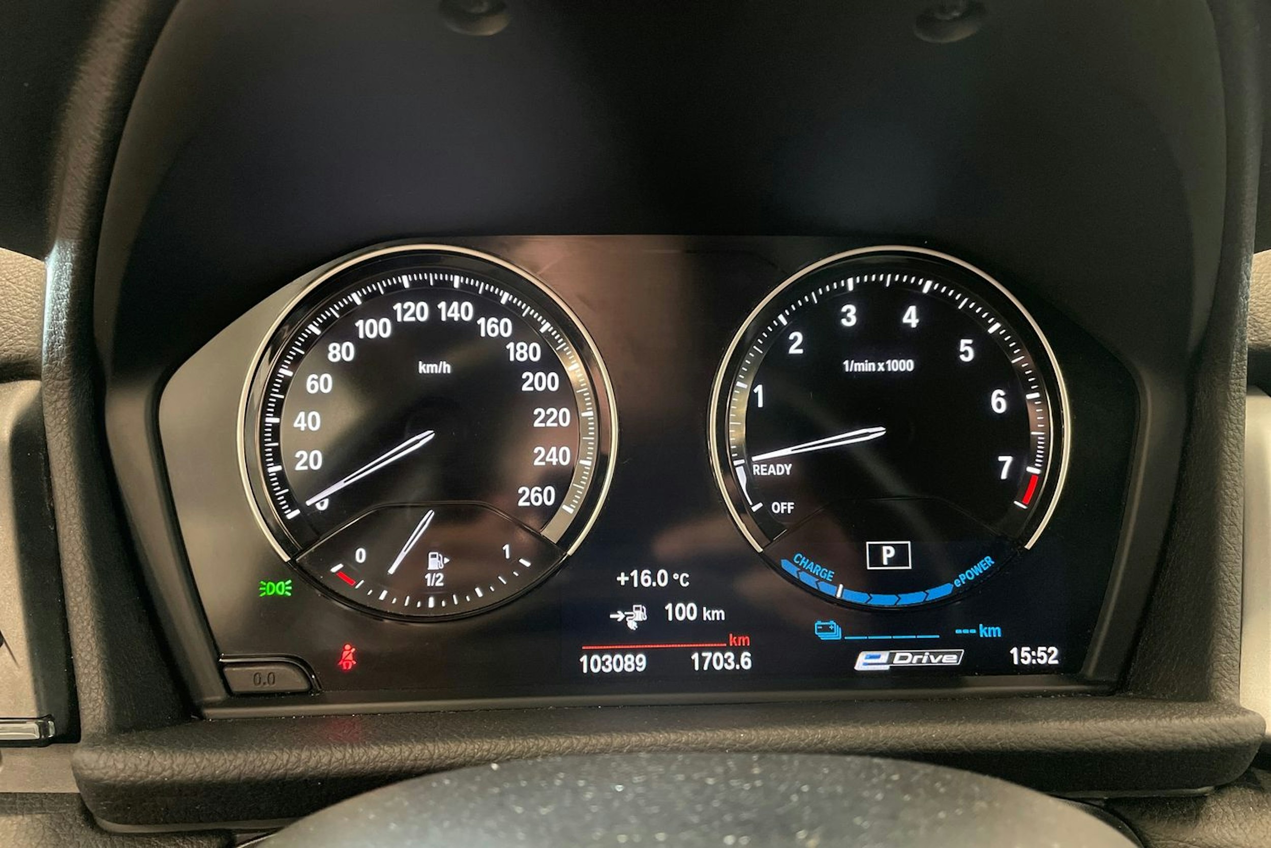 musta BMW 225 2019 kuva 18.