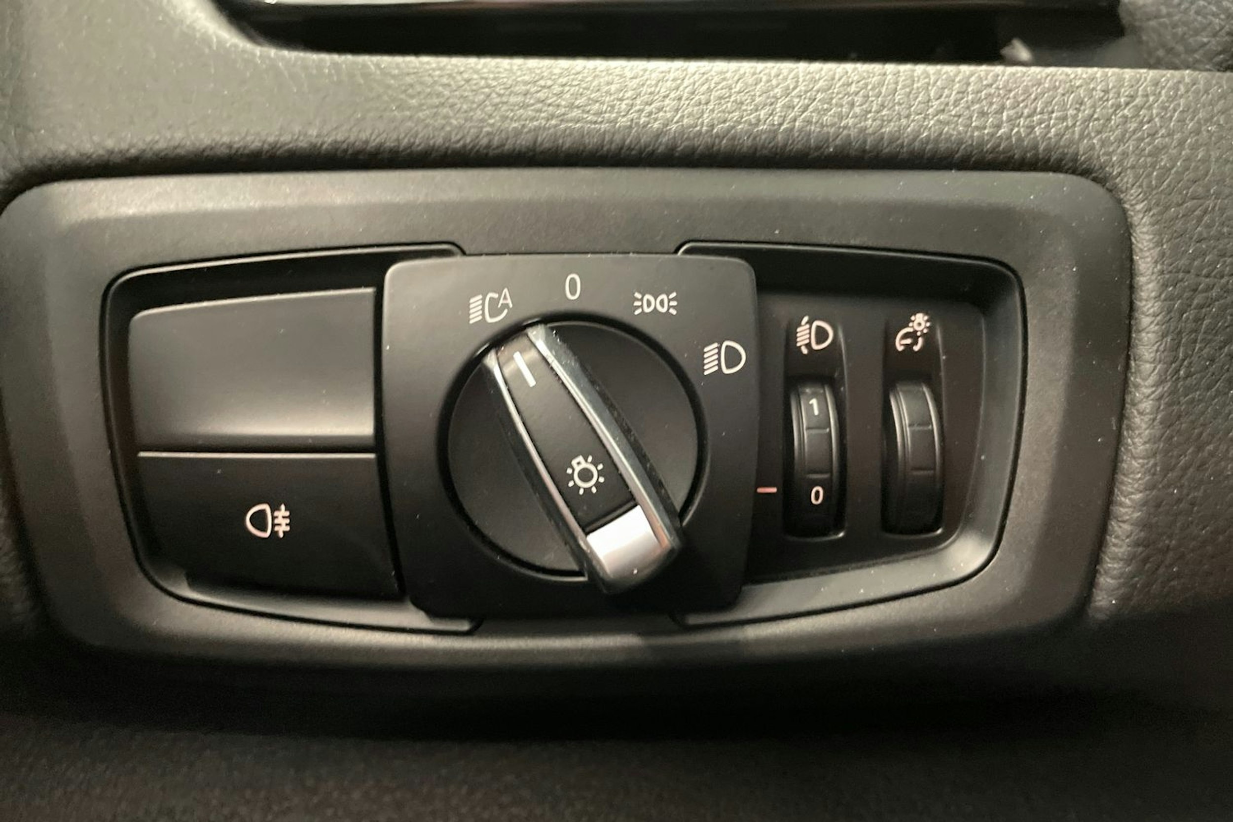 musta BMW 225 2019 kuva 19.