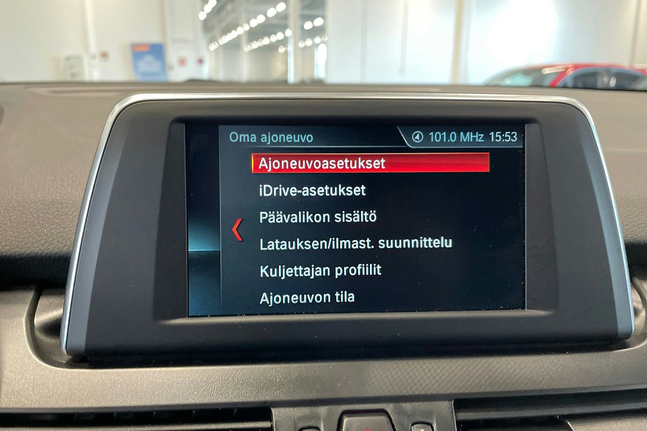 musta BMW 225 2019 kuva 23.