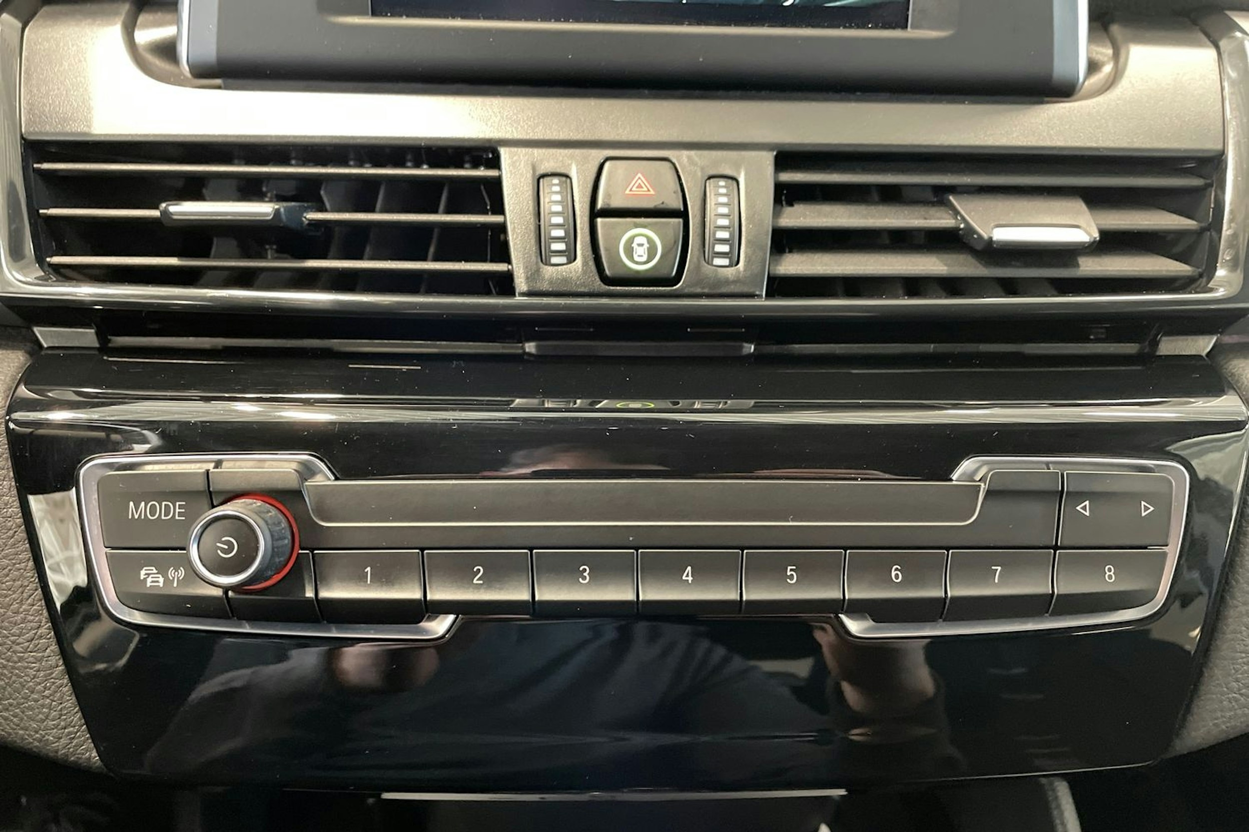 musta BMW 225 2019 kuva 25.