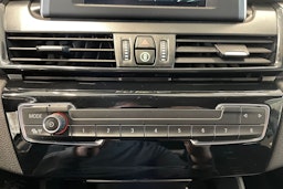 musta BMW 225 2019 kuva 25.