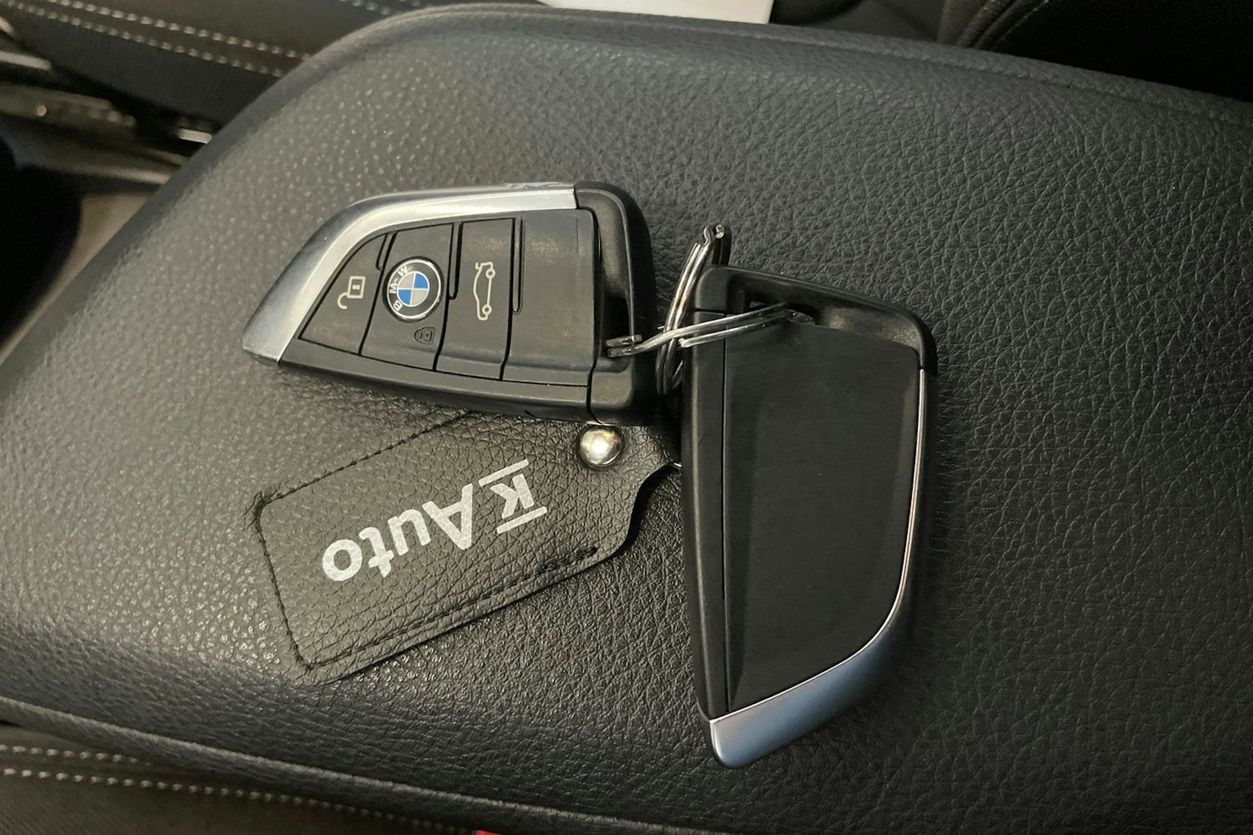 musta BMW 225 2019 kuva 31.