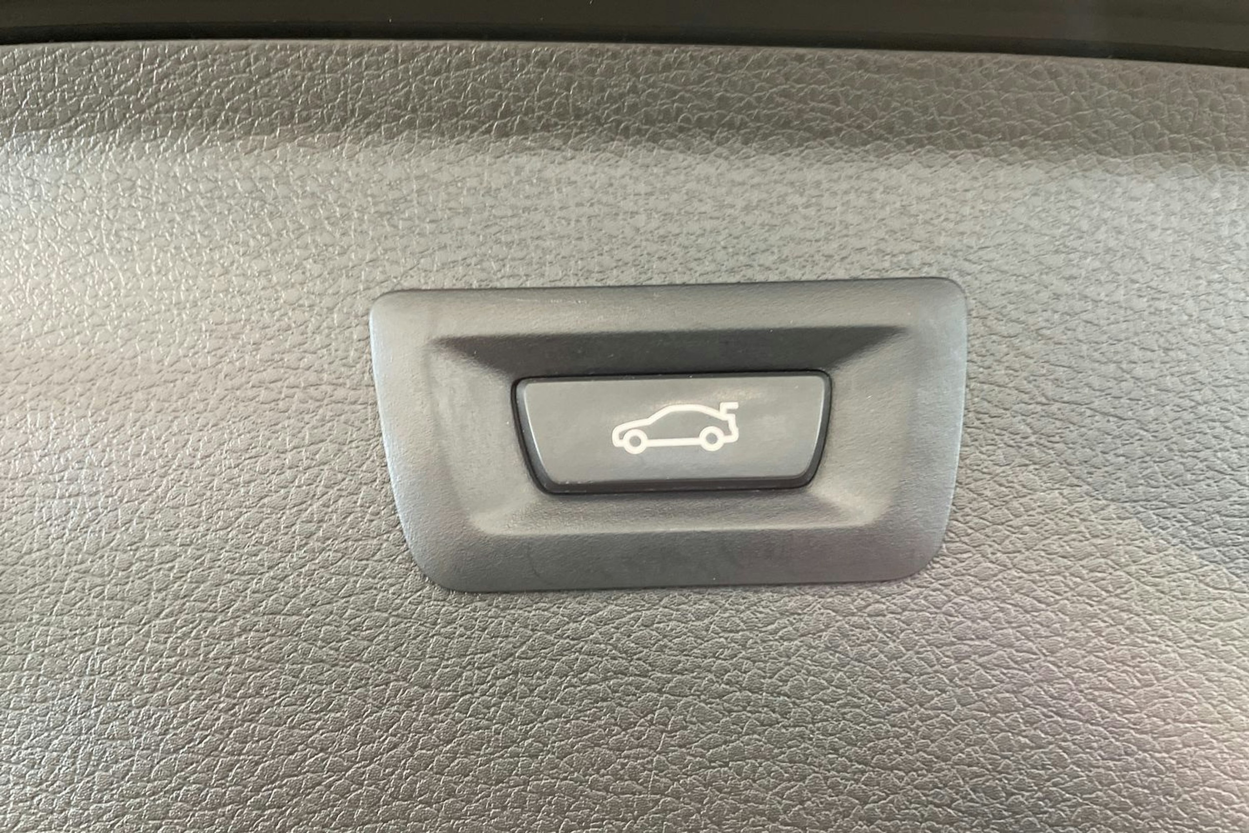 musta BMW 225 2019 kuva 33.