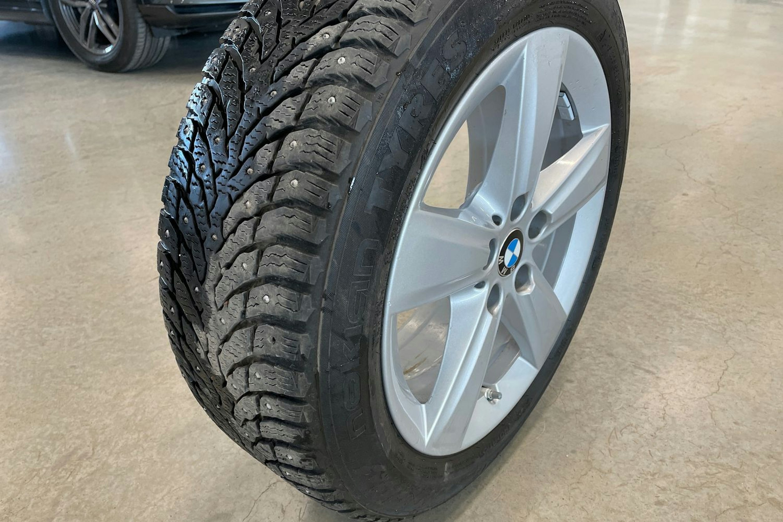 musta BMW 225 2019 kuva 34.