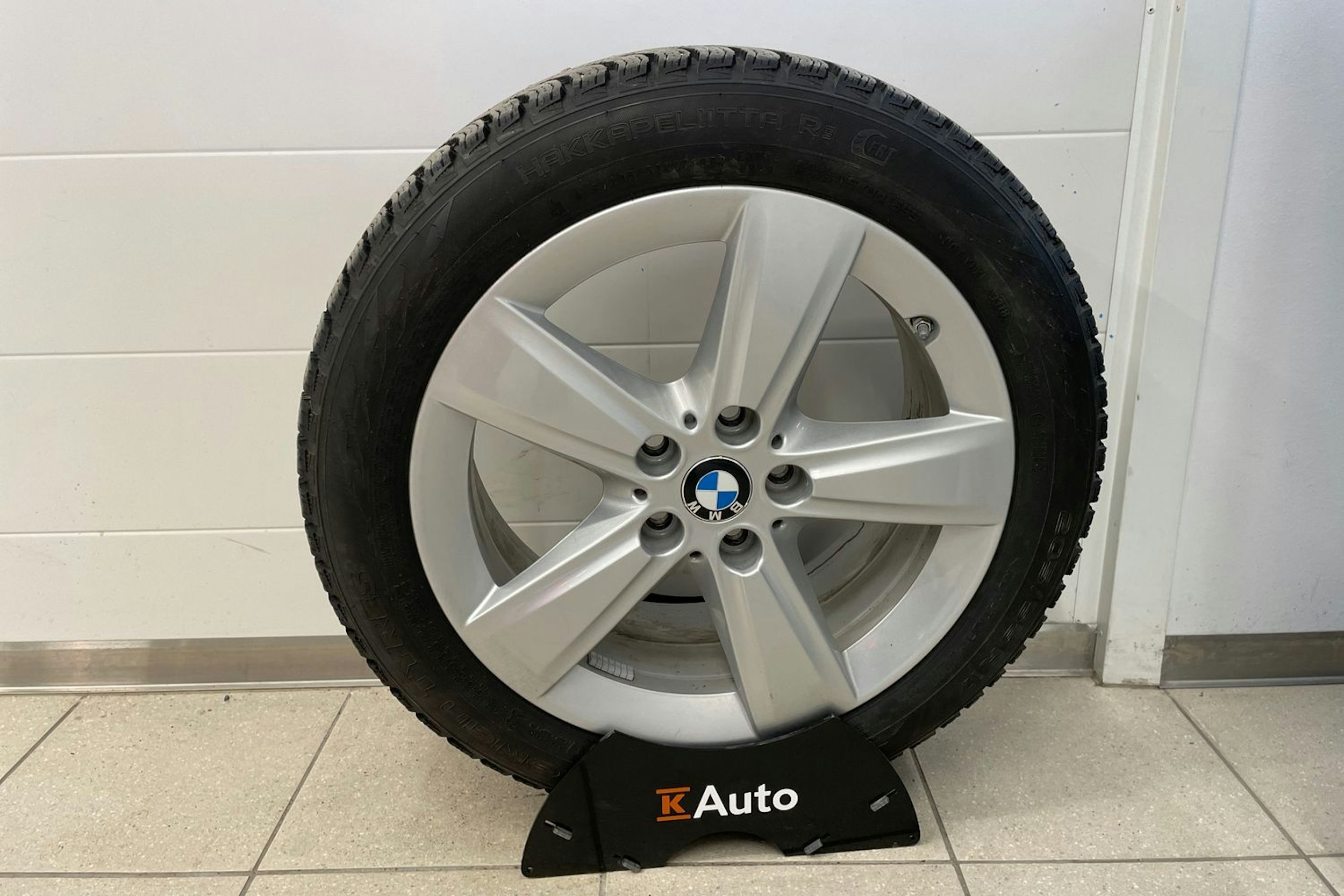 sininen BMW 225 2020 kuva 31.