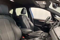 sininen BMW 225 2020 kuva 34.