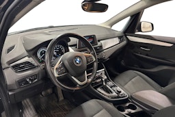 musta BMW 225 2020 kuva 3.