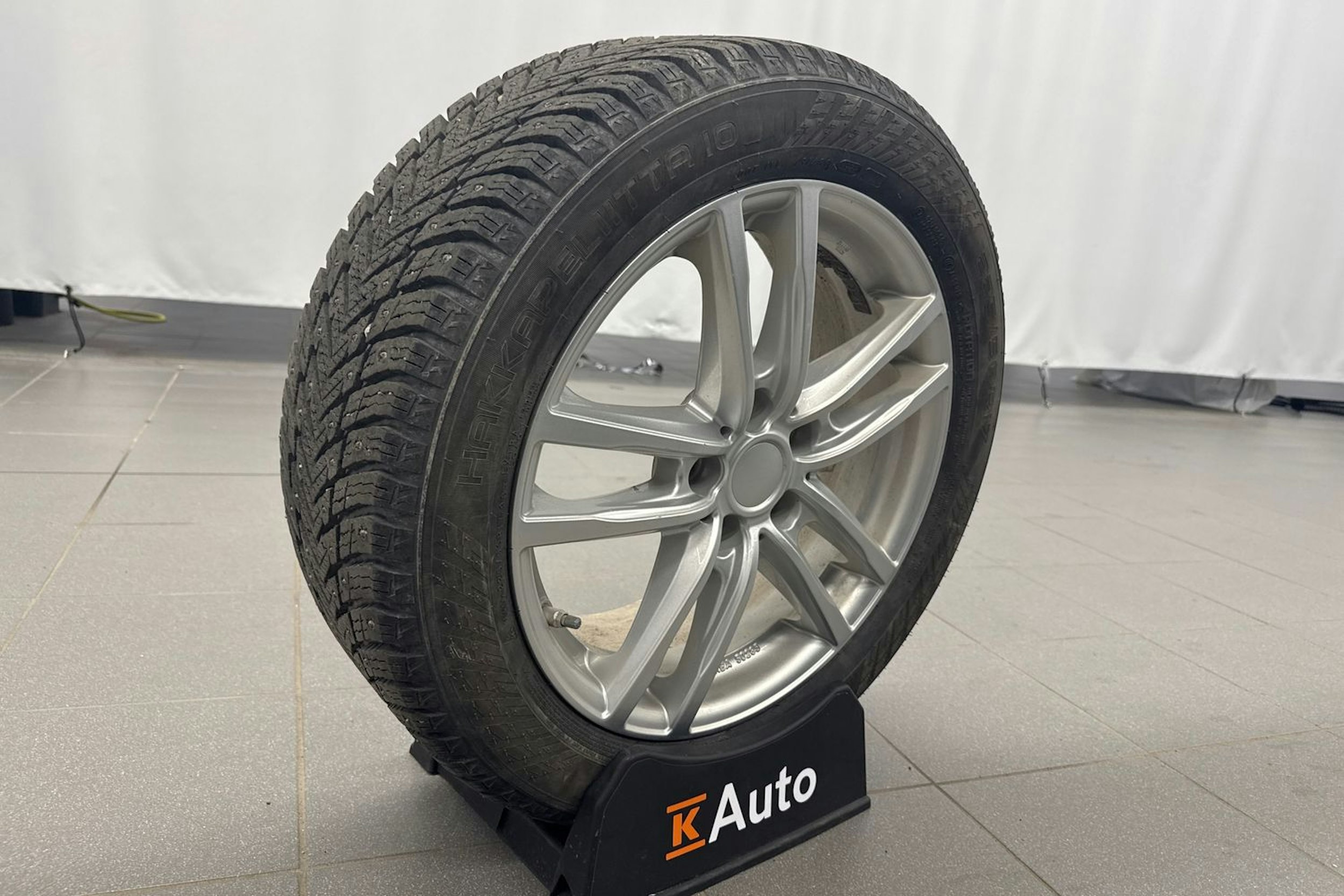 musta BMW 225 2020 kuva 13.