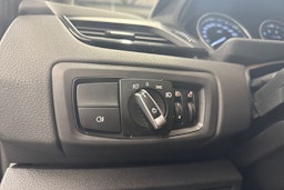 musta BMW 225 2020 kuva 17.