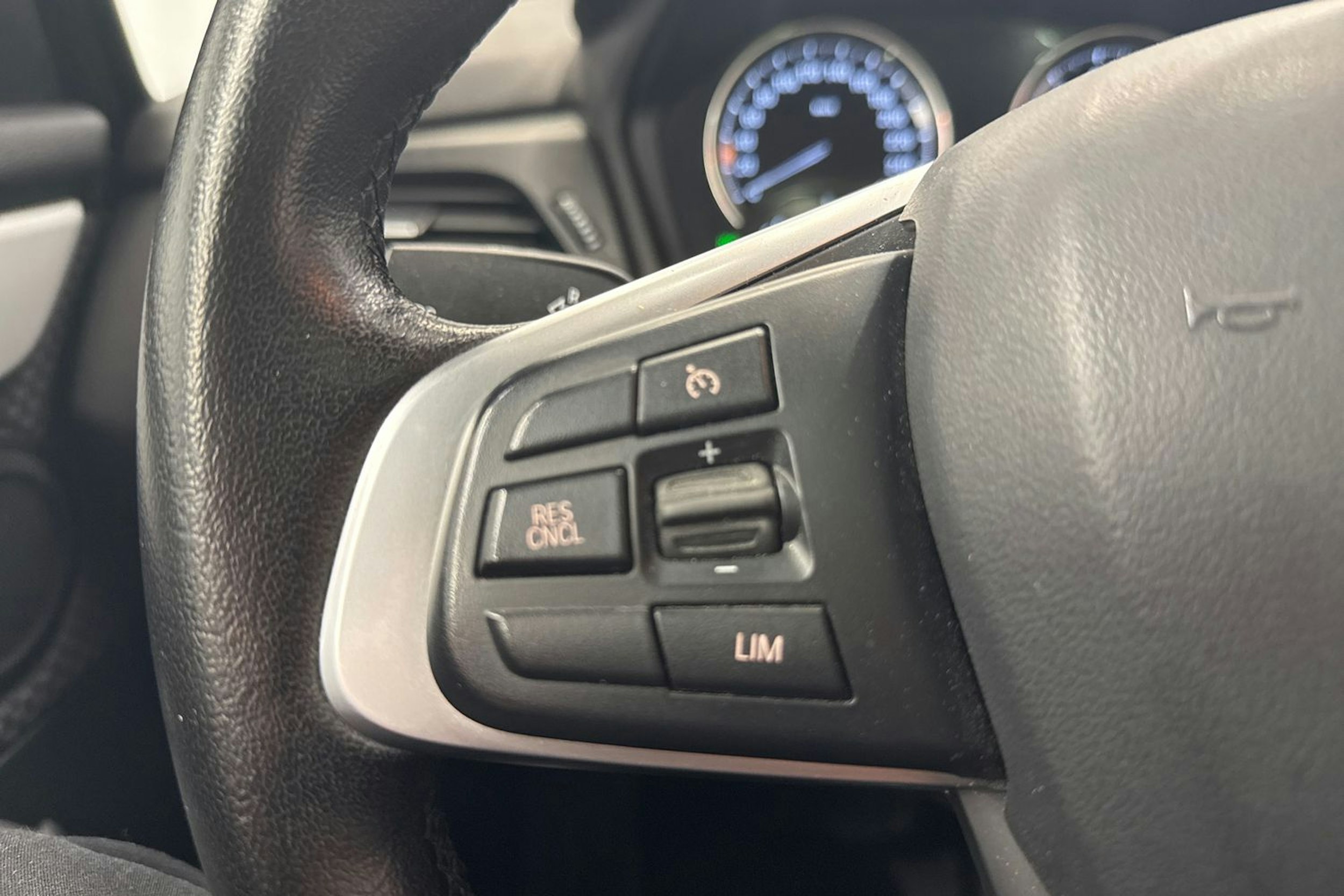 musta BMW 225 2020 kuva 19.