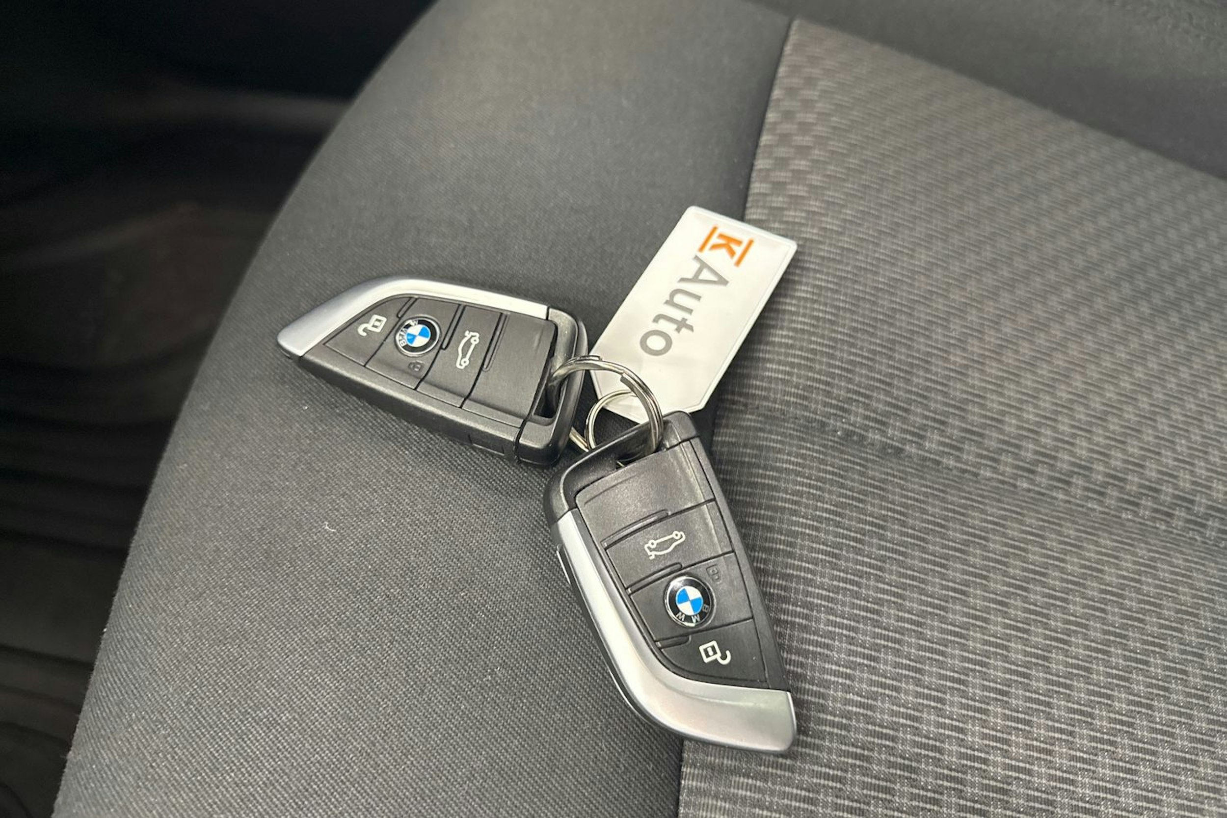 musta BMW 225 2020 kuva 31.