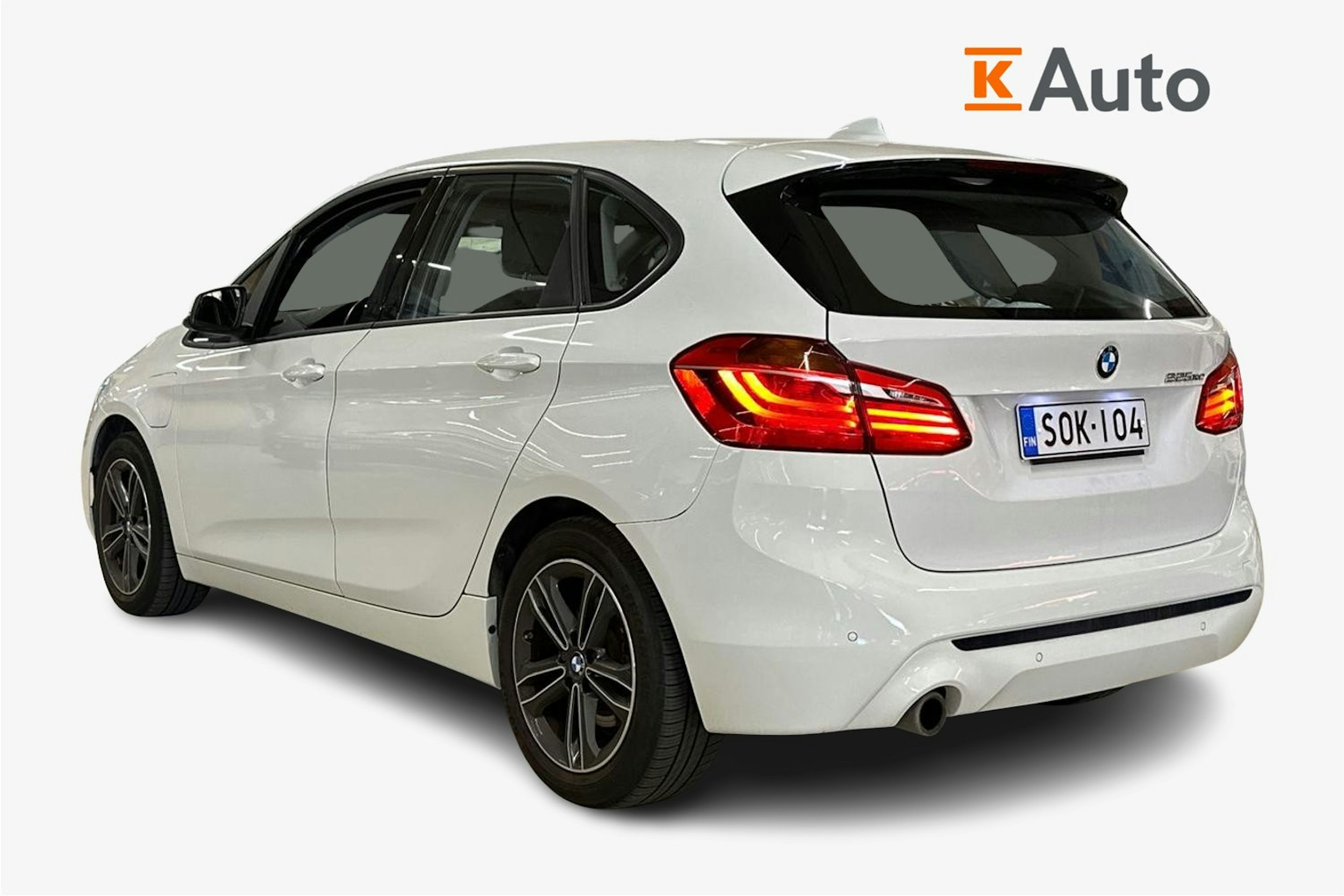valkoinen BMW 225 2020 kuva 2.